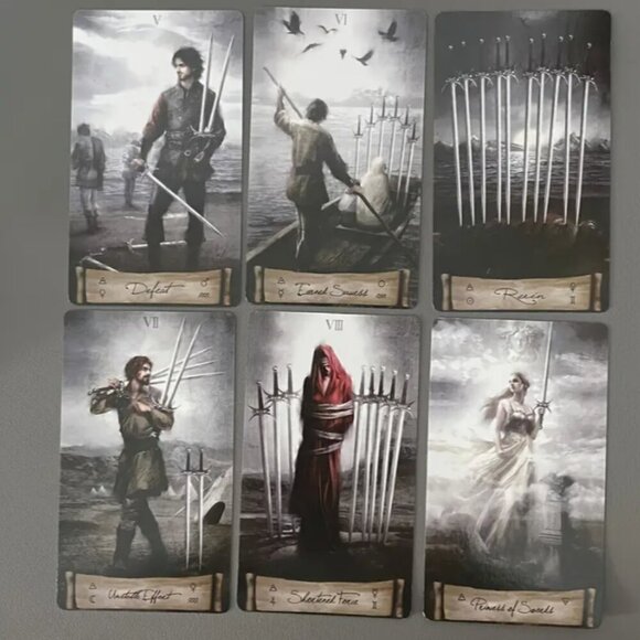 Heaven and Earth Tarot Gilded 78 Card Tarot Deck Collectible Tin NWT - Picture 2 of 3